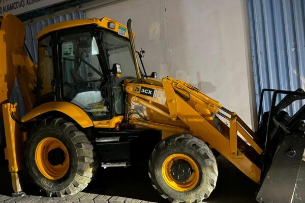 JCB 3cx with standard bucket and forks